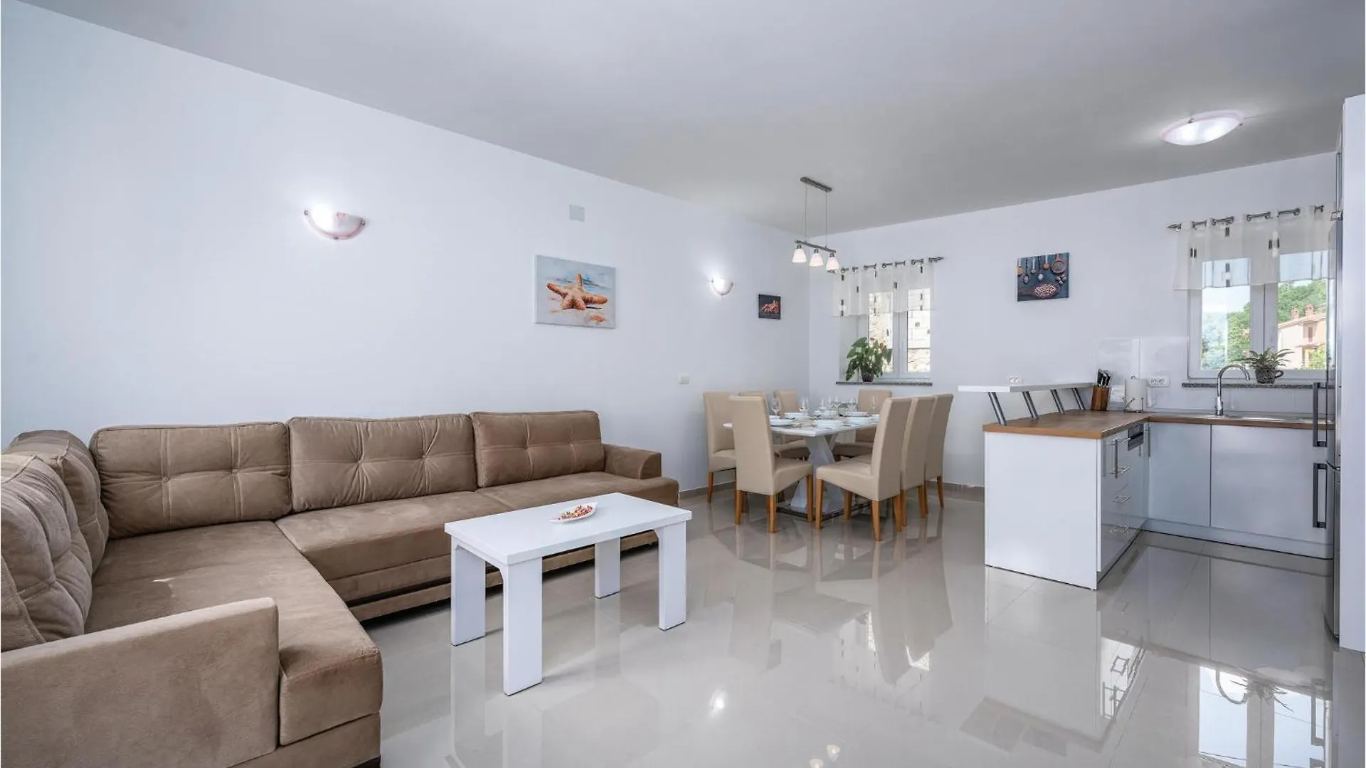 3 Bedroom Amazing Home In Plomin Holiday home