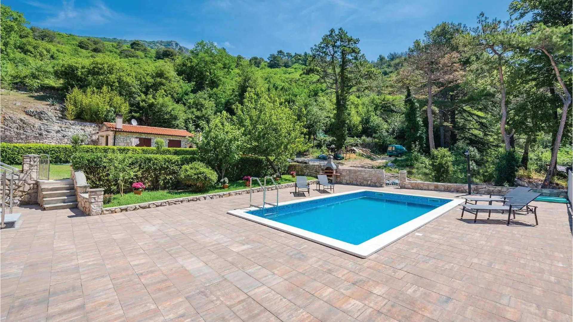 3 Bedroom Amazing Home In Plomin Holiday home