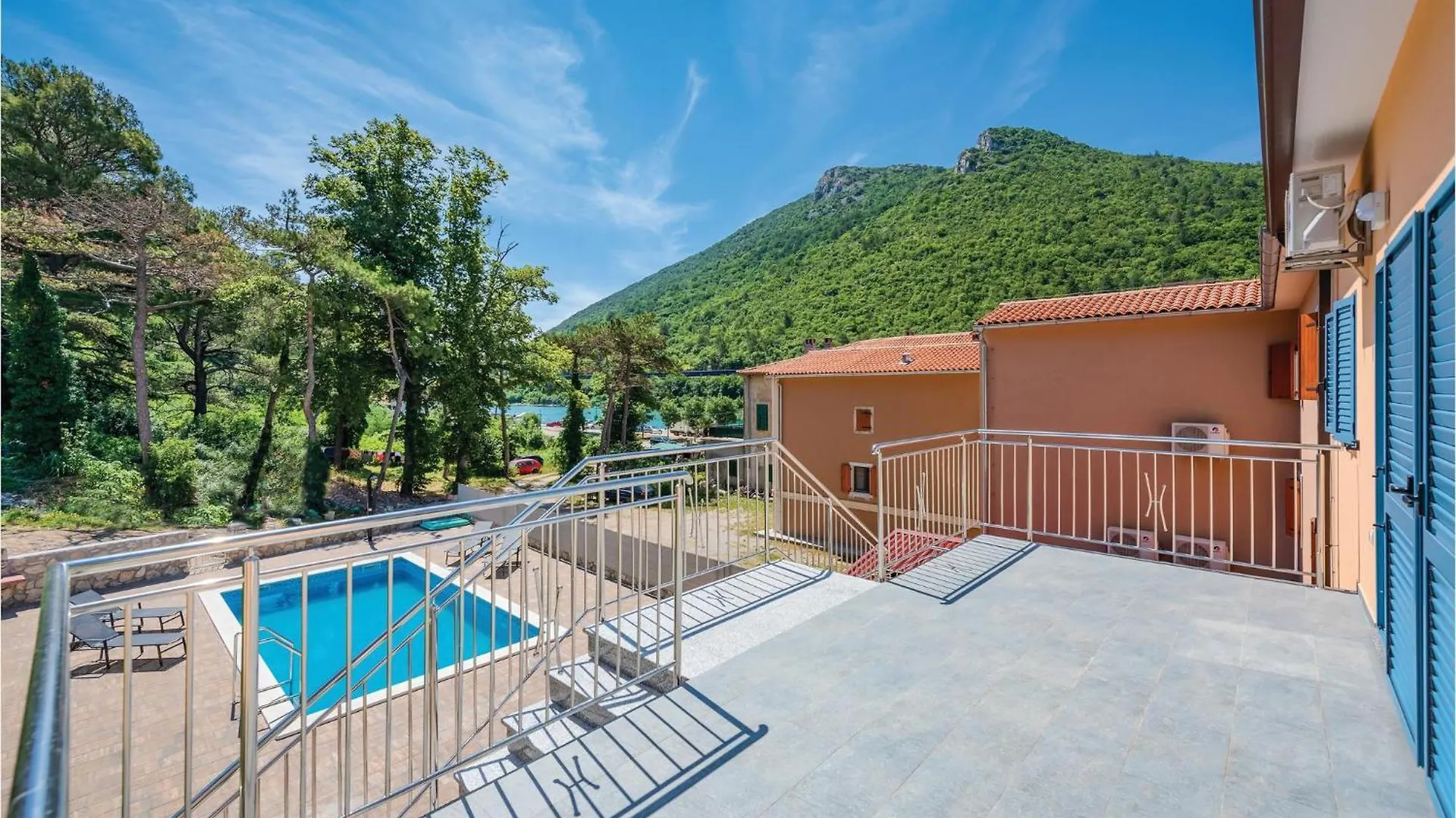 3 Bedroom Amazing Home In Plomin Holiday home